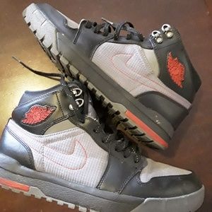 Mens Jordans sz 9 MENS